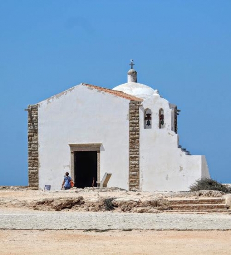 White Chapel, Portugal